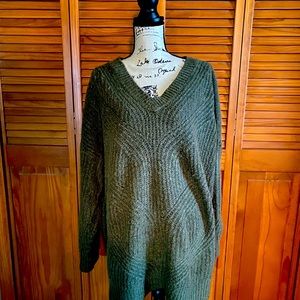 Rich green neck sweater